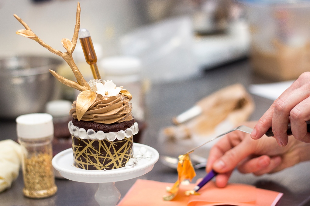  $900 cupcake from Toronto Le Dolci bakery