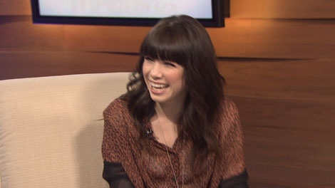 Carly Rae Jepsen Performs Her Hit Song Call Me Maybe Ctv News