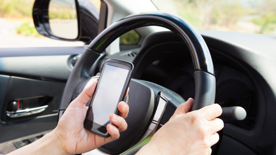 Distracted driving fine in Ontario