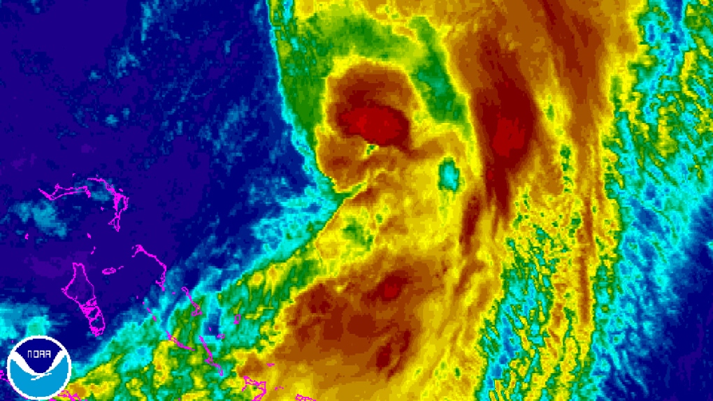 Hurricane Cristobal approaches Bermuda coast
