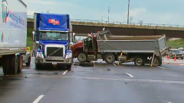 6-vehicle crash involving dump truck on 407