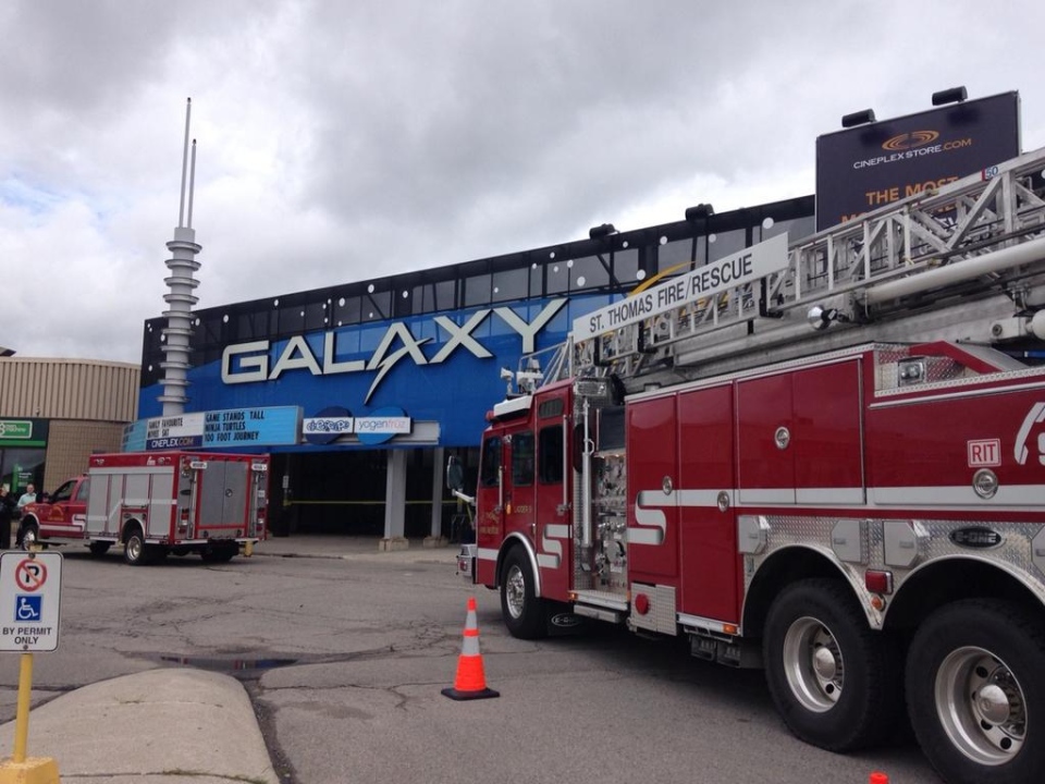 Elgin Mall closed after roof collapse (CTV London)