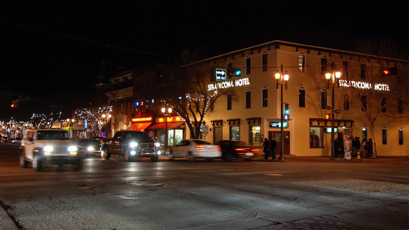 Whyte Avenue at night