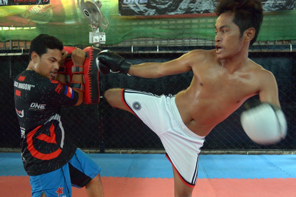 Cambodian martial arts fighters 