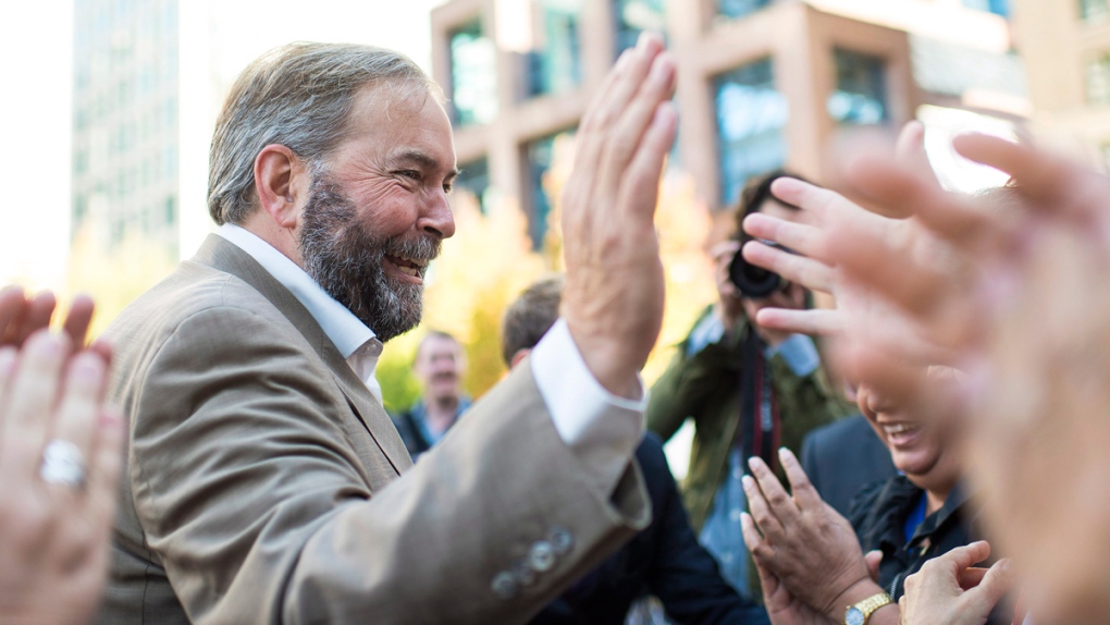 Mulcair in front of the Vancouver Art Gallery