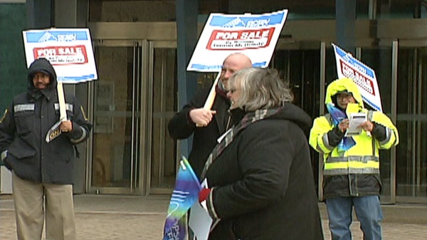 OPSEU members stage an information picket over ServiceOntario changes in Guelph, Ont. on Friday, Feb. 17, 2012.