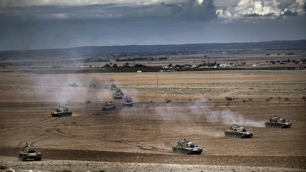 Turkish tanks at the Turkey-Syria border
