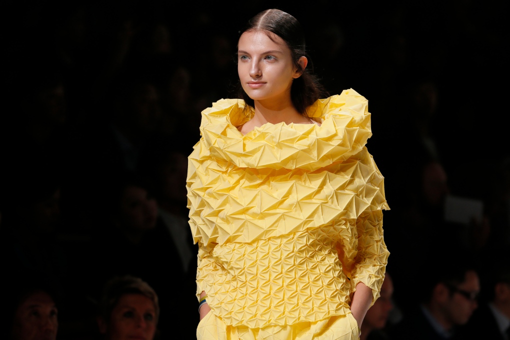 Paris Fashion Week trend - yellow