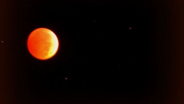  Lunar eclipse spotted near Wawanesa, M.B., Wednesday, Oct. 8, 2014. (Sheila Elder / MyNews) 