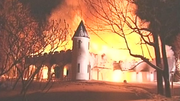 val-des-monts, castle fire