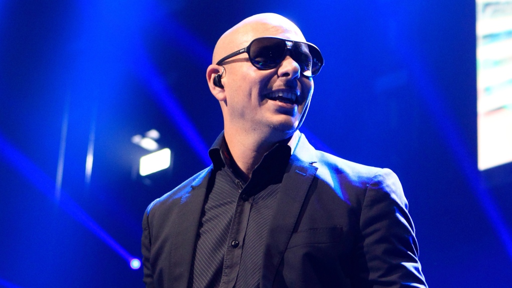 Pitbull to host AMAs
