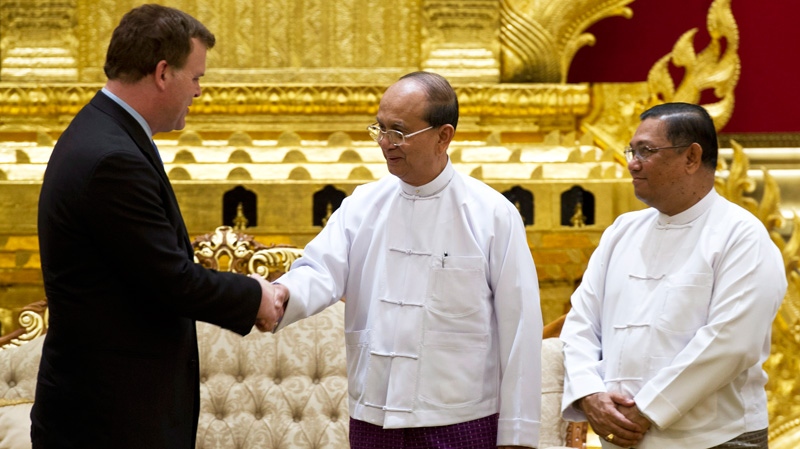 Foreign Affairs Minister John Baird meets Myanmar President Thein Sein at the presidential palace Thursday, March 8, 2012 in Naypyitaw, Myanmar.  (Paul Chiasson / THE CANADIAN PRESS)