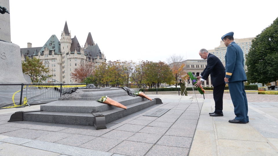 Lawson, Nicholson pay tribute at War Memorial