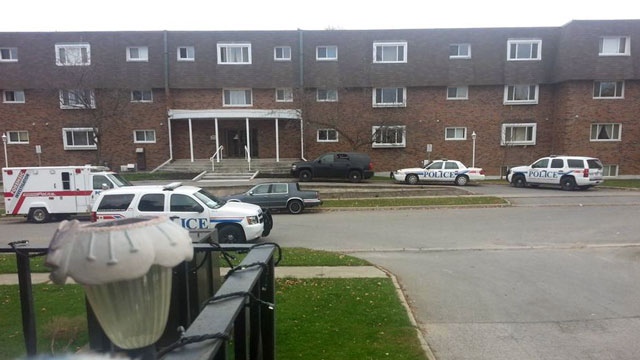 Brockville Police investigate a murder-suicide at a north Brockville apartment on Thursday, Oct. 30, 2014. (Twitter/@kckc111)