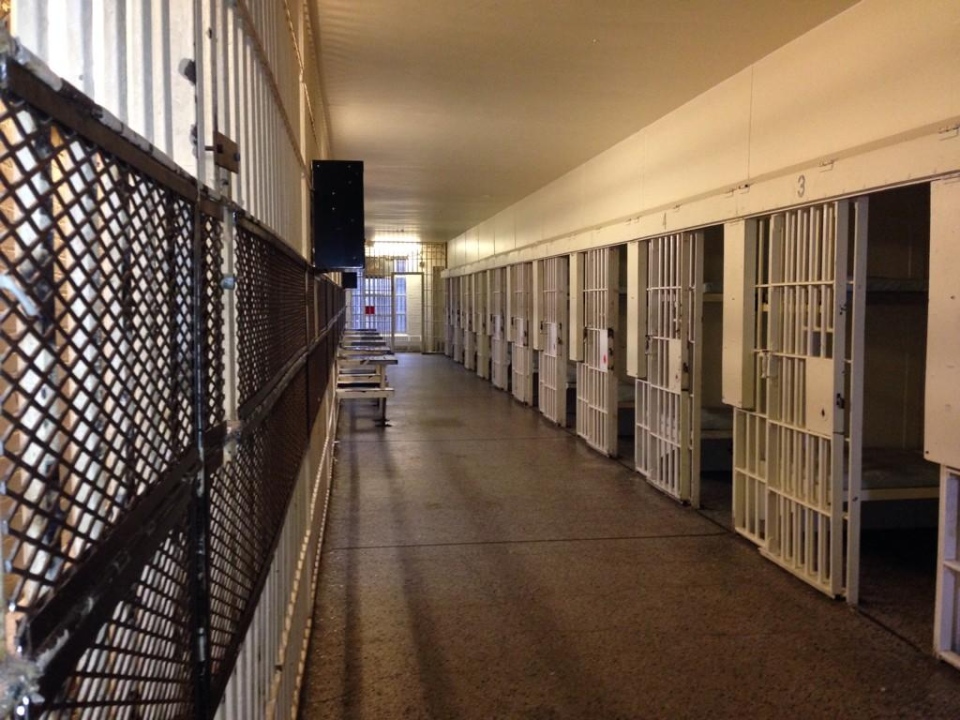 Old Windsor jail/B1m39RaCQAEZASt.jpg