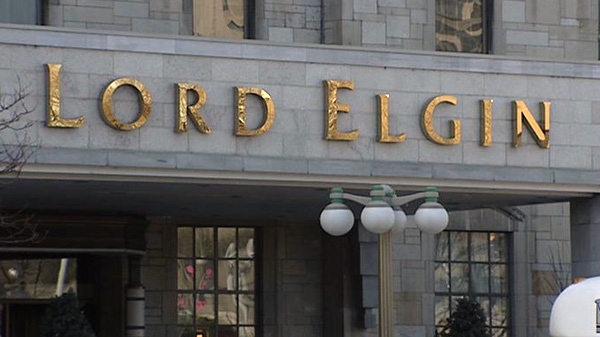 The Ottawa family who owns the Lord Elgin Hotel has offered the city $2 million to build an LRT station on Elgin Street. 