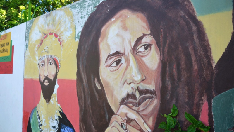A mural depicting reggae music icon Bob Marley in Kingston, Jamaica on Feb. 6, 2013. (AP / David McFadden)