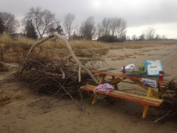 Barrier erected by cottagers on Ipperwash Beach (C. Howorun/CTV London) 