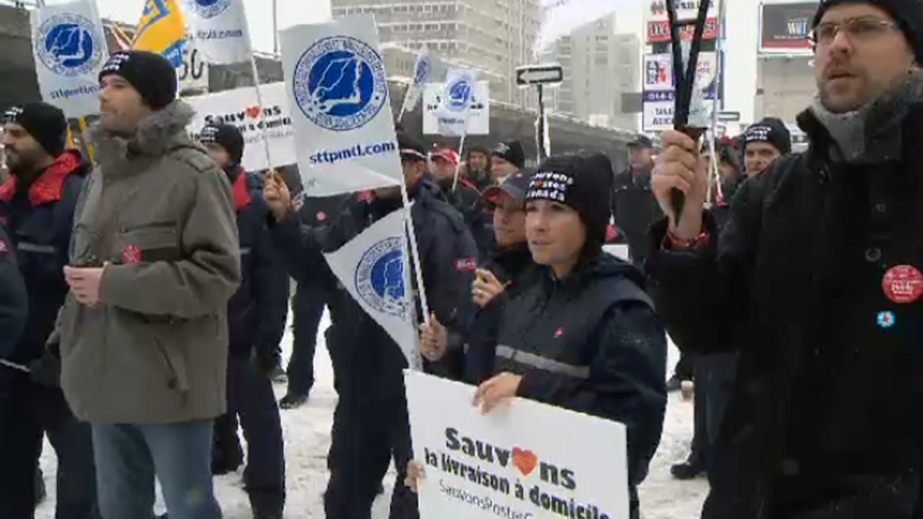 Letter carriers protest