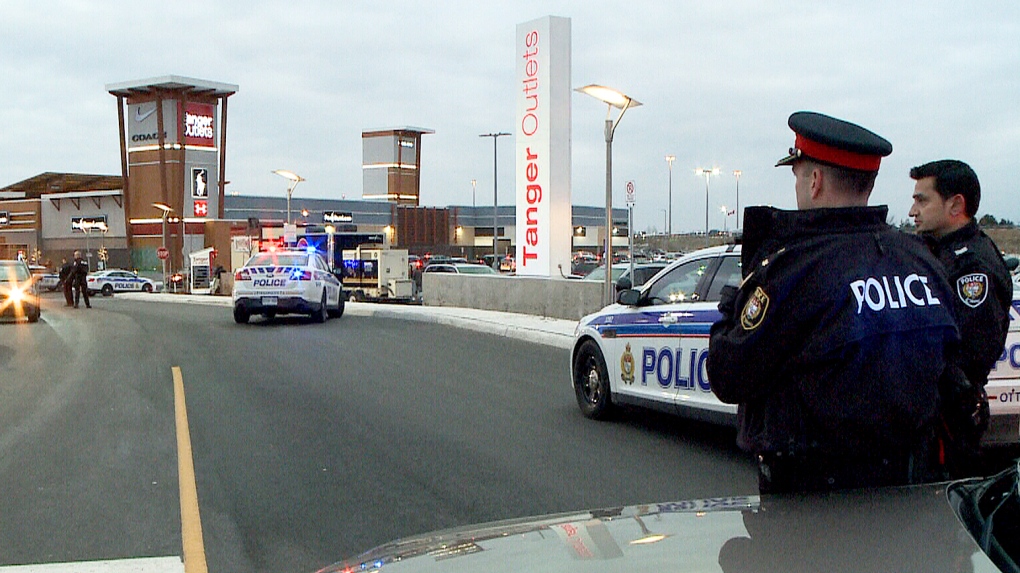 Tanger Outlet Mall Ottawa Police
