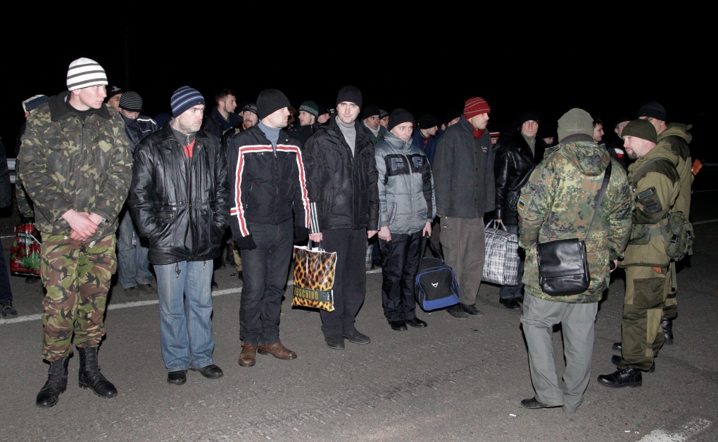 Russians and Ukrainians exchange prisoners 
