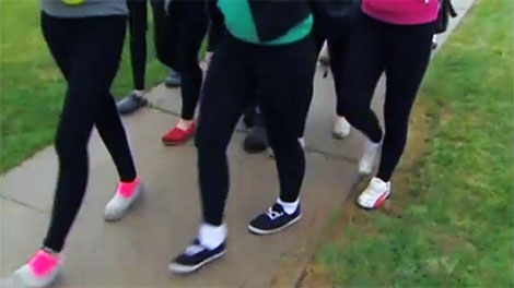 Junior high students told to leave leggings at home