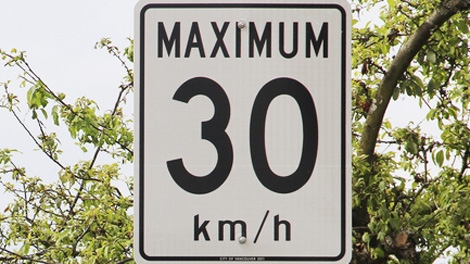 Toronto's top doctor is recommending lowering the speed limits on residential city streets to 30 km/h in an effort to cut down on pedestrian and cyclist fatalities.