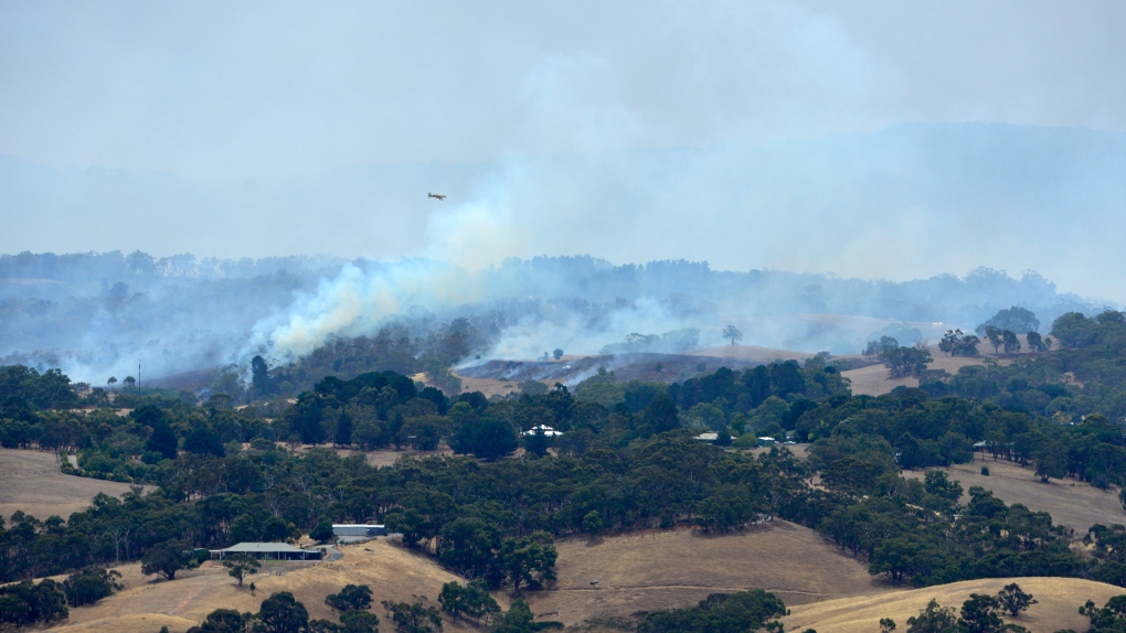 Plane flies over Australia wildfires 