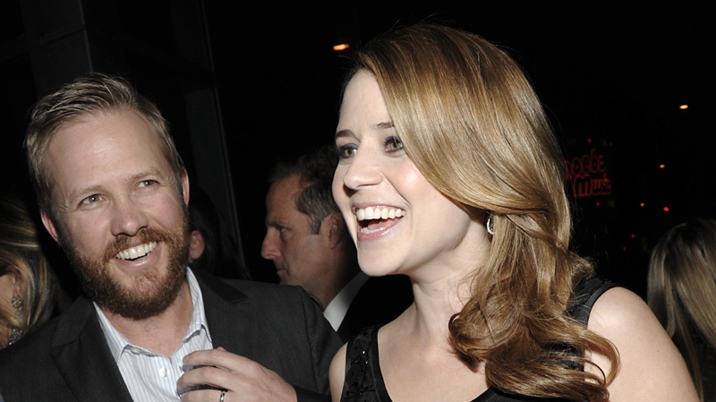 Work, family collide for Jenna Fischer in new movie | CTV News