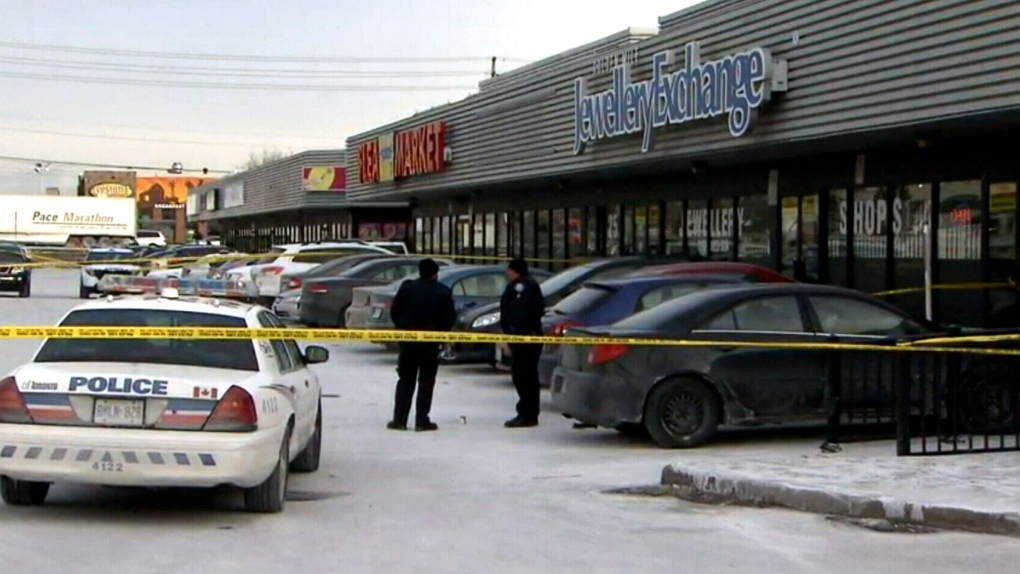Armed robbery suspect shot 
