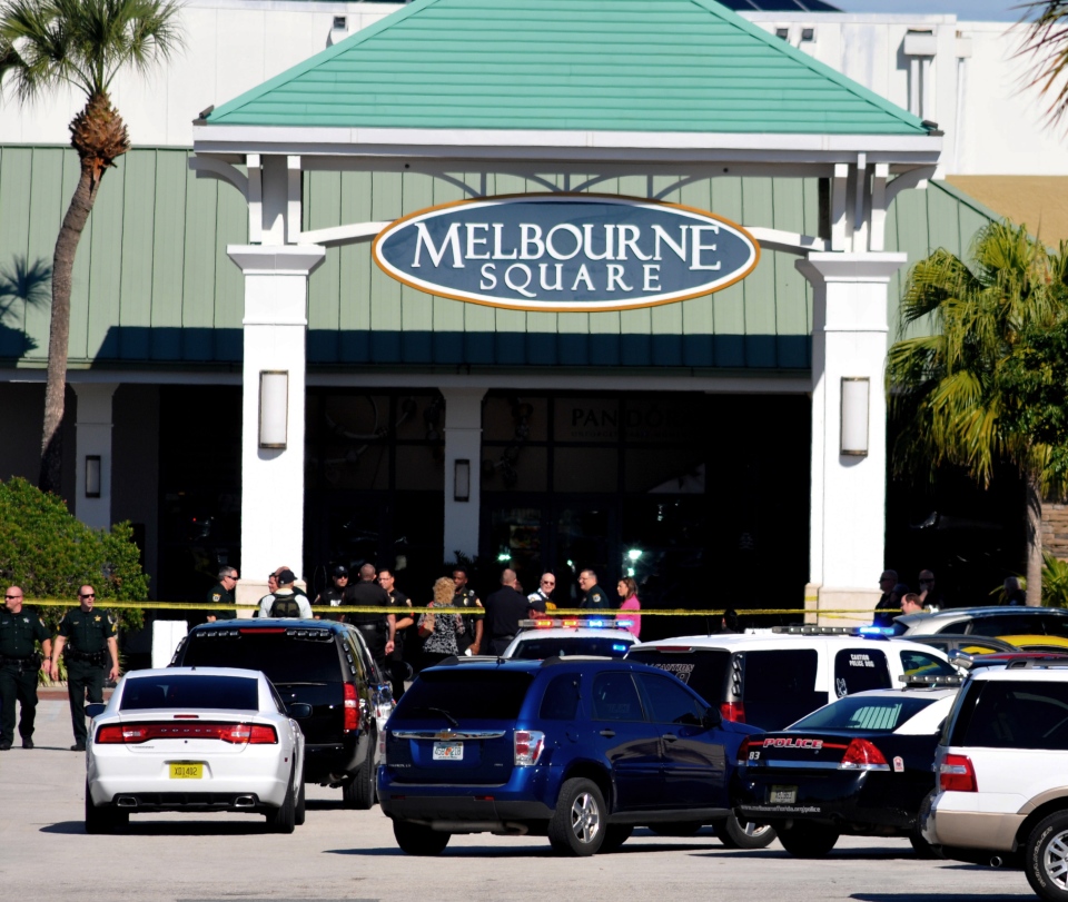 Florida police say 2 people dead, 1 injured after shopping mall shooting | CTV News
