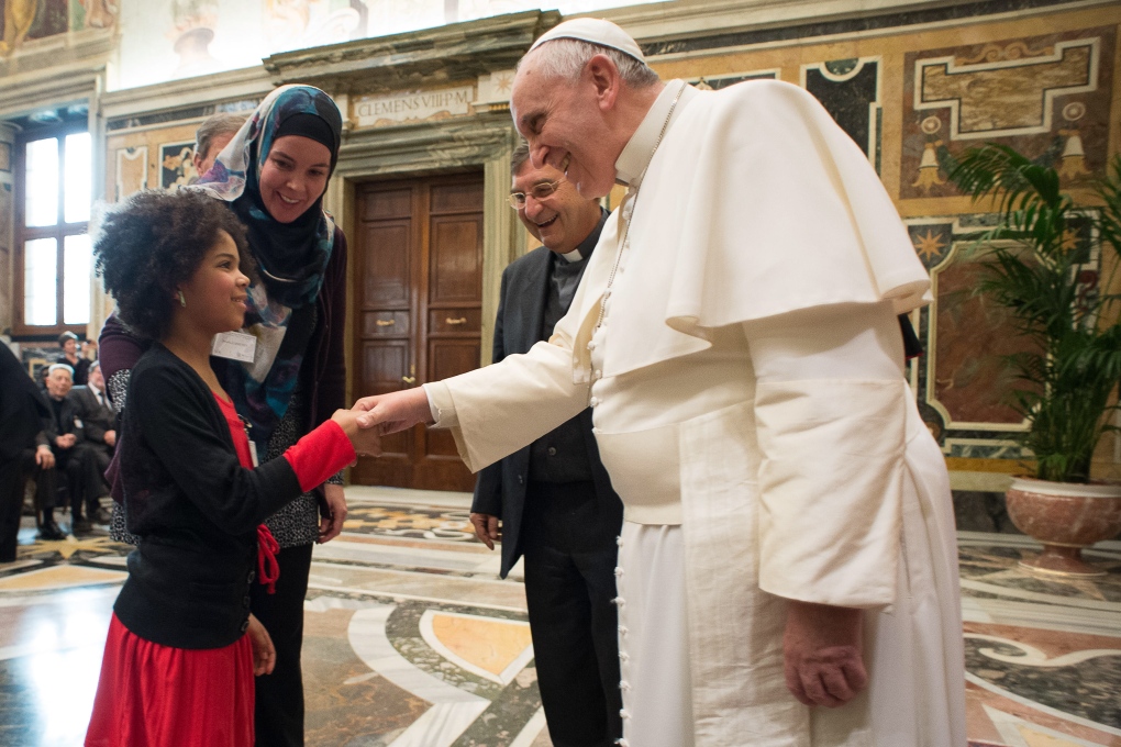 Pope tells Christians/Muslims to accept each other