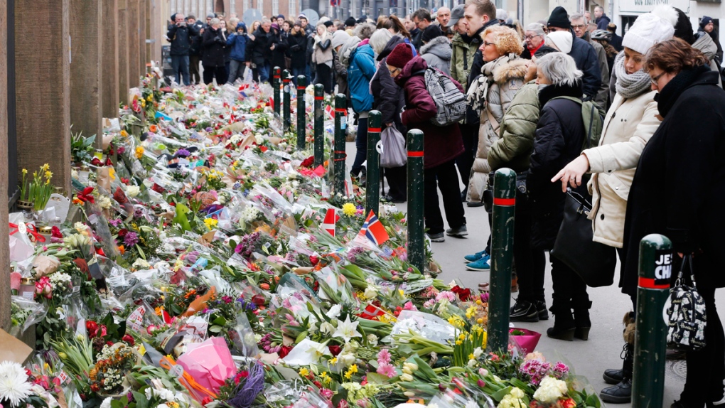 Flowers laid at the synagogue in Copenhagen