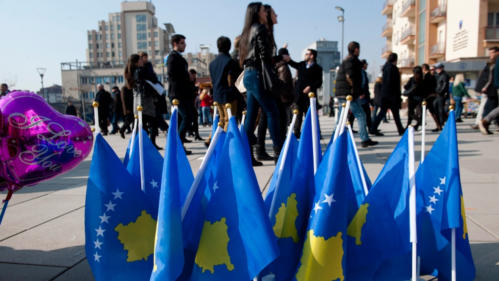Kosovo pendent flags for sale in Pristina