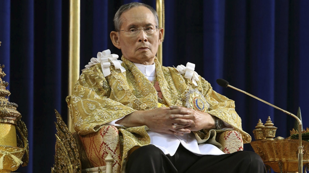 Pair sentenced for arresting Thai monarchy
