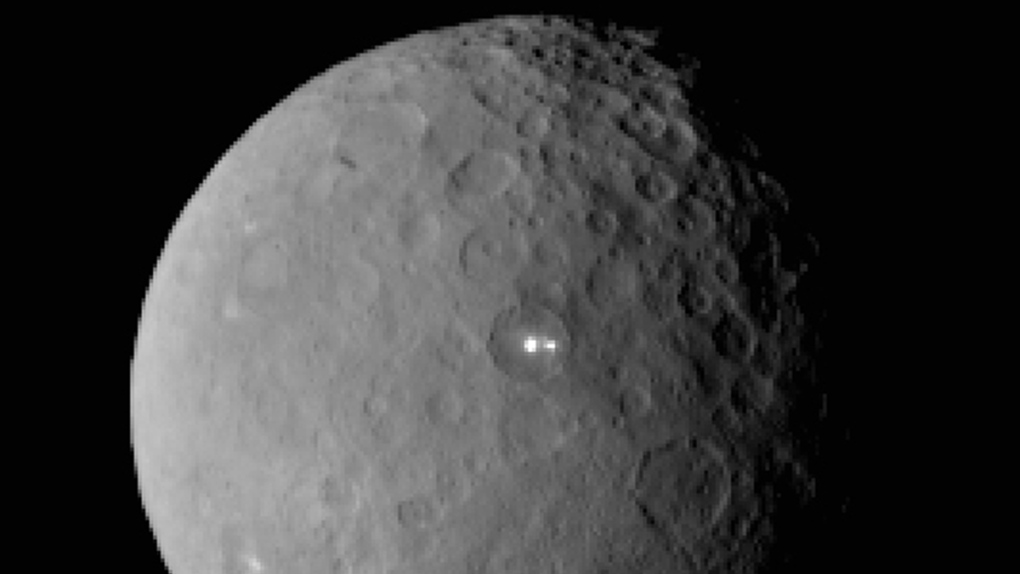 NASA Dawn craft image of bright spots on Ceres