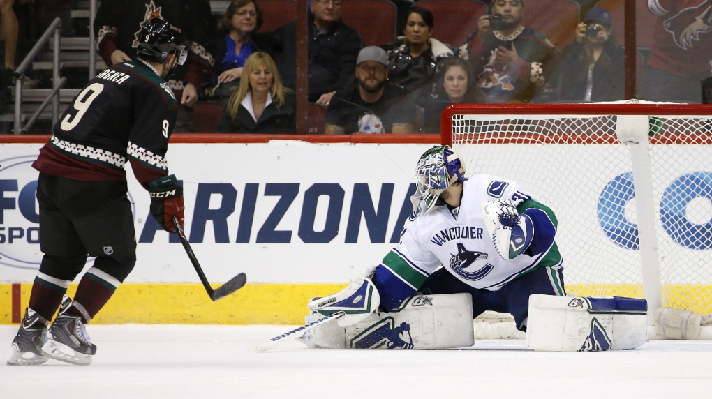 Canucks fall in shootout to Coyotes