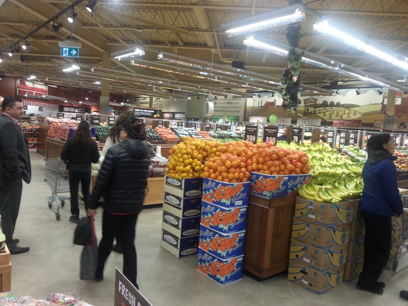 Customers check out the new Farm Boy location in north London on March 12, 2015. (Admar Ferreira/CTV London)