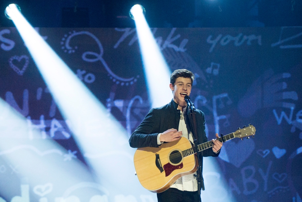 Shawn Mendes performs at 2015 Junos 