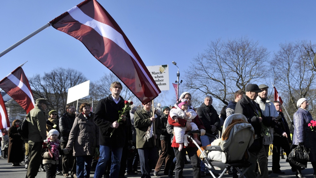 Latvians commemorate Latvian WWII veterans