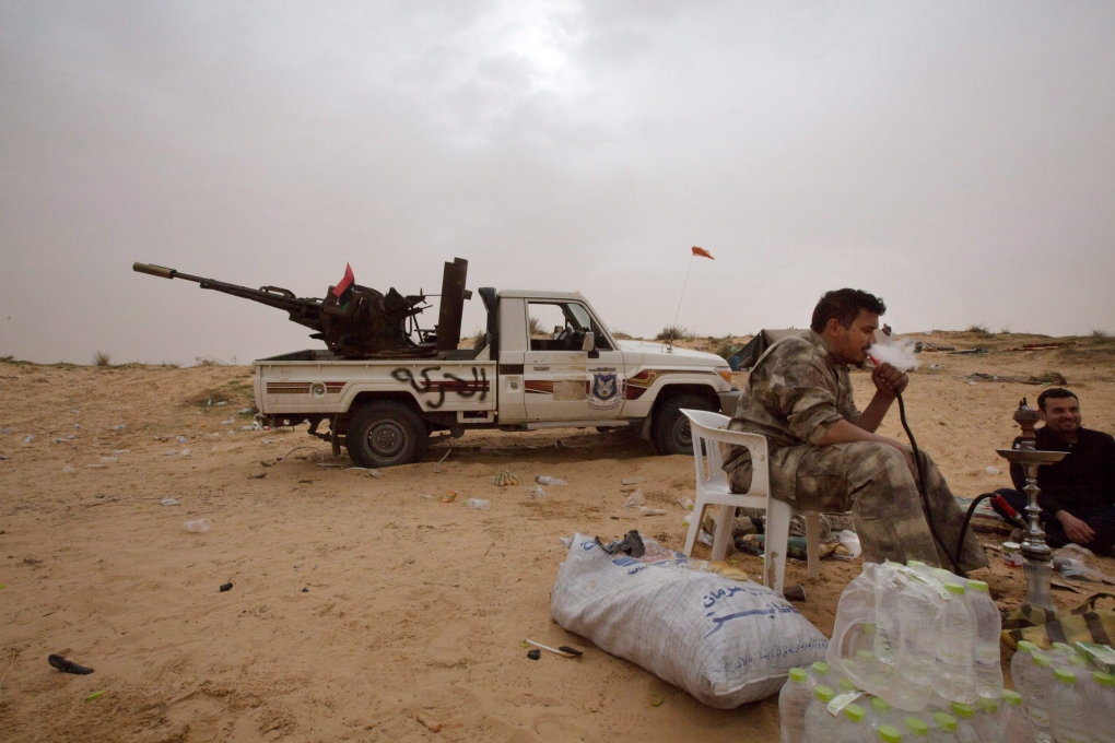 Libyan army clashes with militias