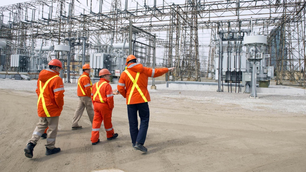 MPP Peter Milczyn tours Hydro One station