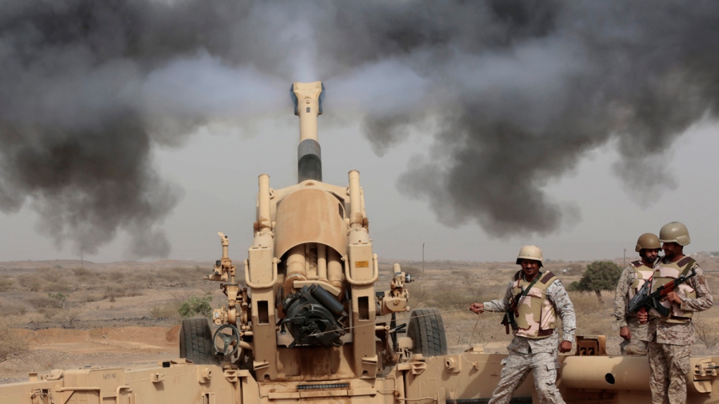 Saudi soldiers fire artillery toward Yemen border