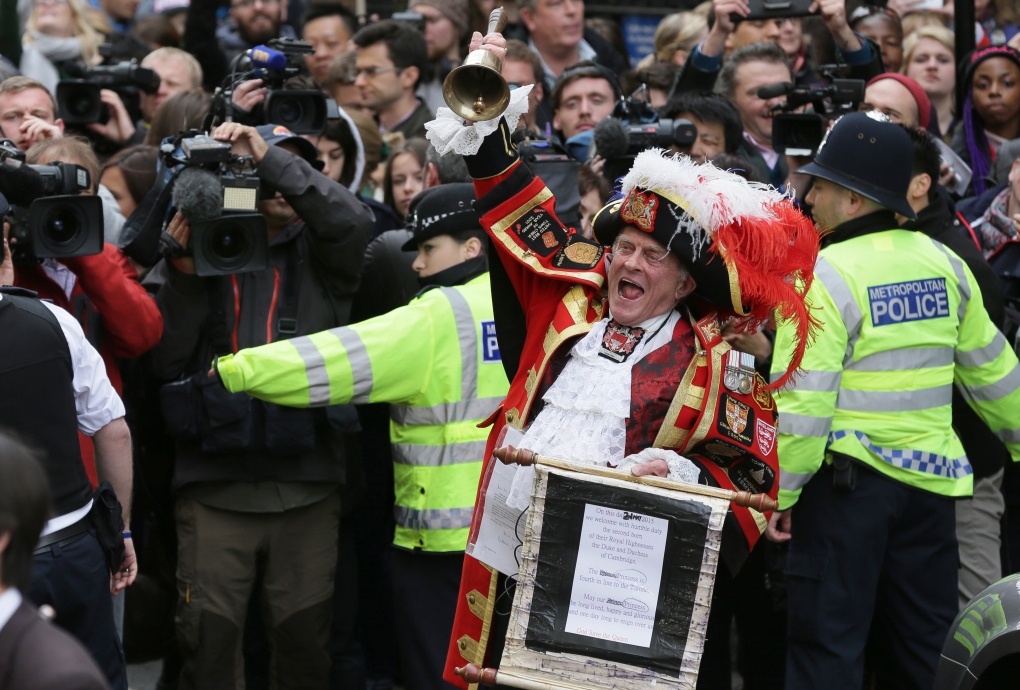 Town crier announces birth of new royal baby girl