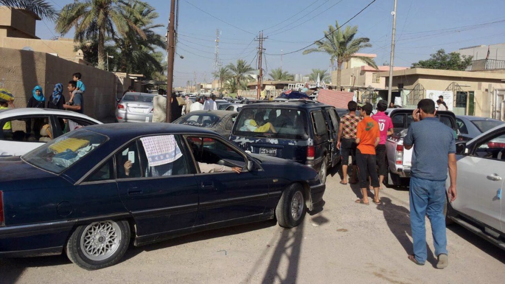 Civilians flee Ramadi, Iraq