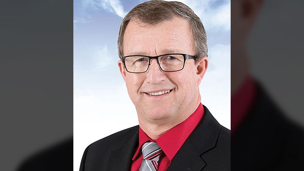 Liberal candidate Alan McIsaac was declared the winner of the Prince Edwards Island riding of Vernon River-Stratford in a coin toss against Progressive Conservative Mary Ellen McInnis.
