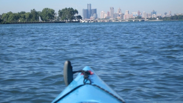 Detroit River kayak trail