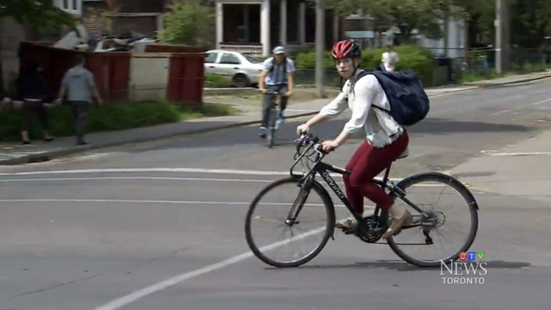 A Toronto-based cycling advocacy group is lobbying the Ontario government to change a provincial law to allow bikers to do an "Idaho stop," or a roll stop, on residential streets. 