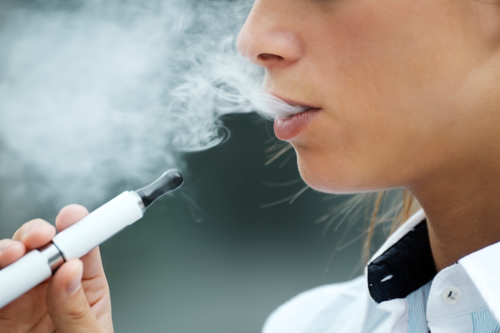 E-cigarette vapour contains potentially dangerous free radicals