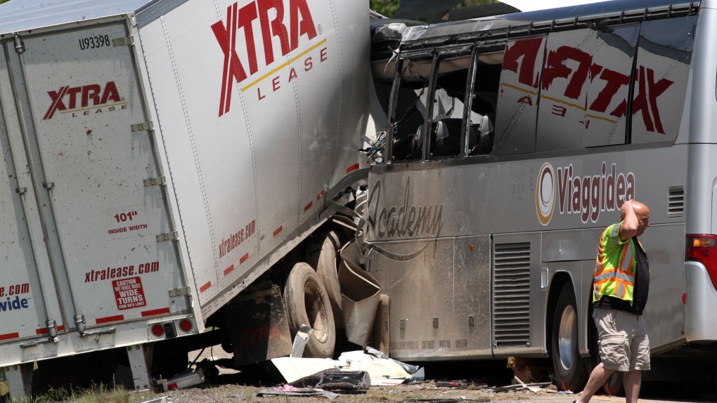Scene of tour bus collision in Pennsylvania